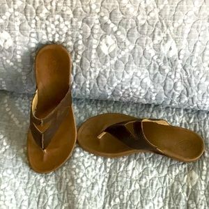 Brown leather olukai women’s flip flop size 7